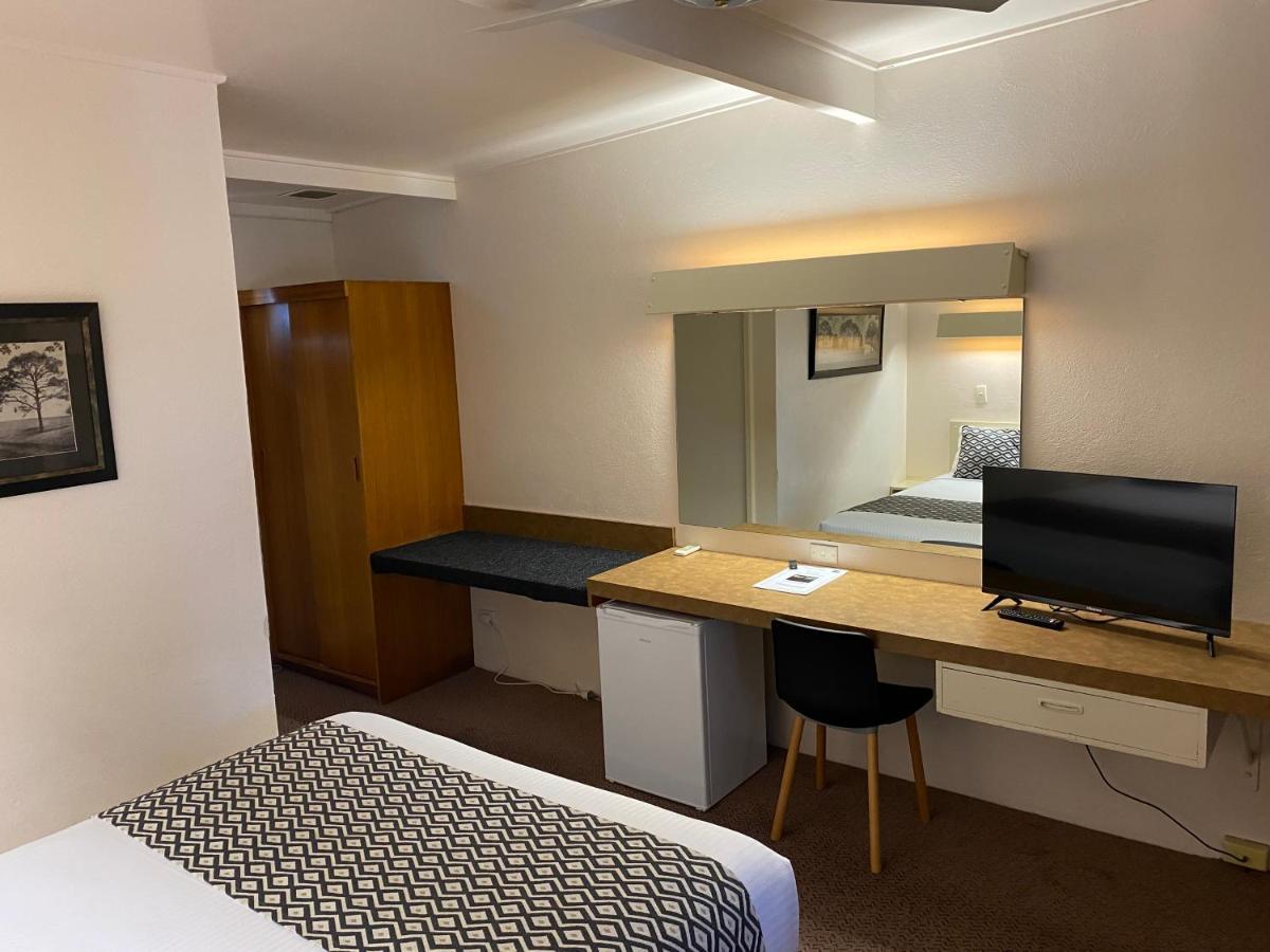 Ben Hall Motor Inn Форбс Екстер'єр фото